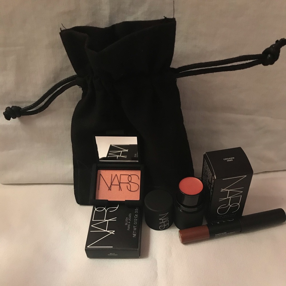 Nars makeup 4 piece travel set for Women.